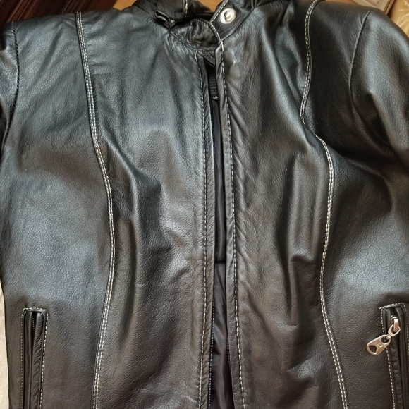 Leather jacket - Picture 5 of 7